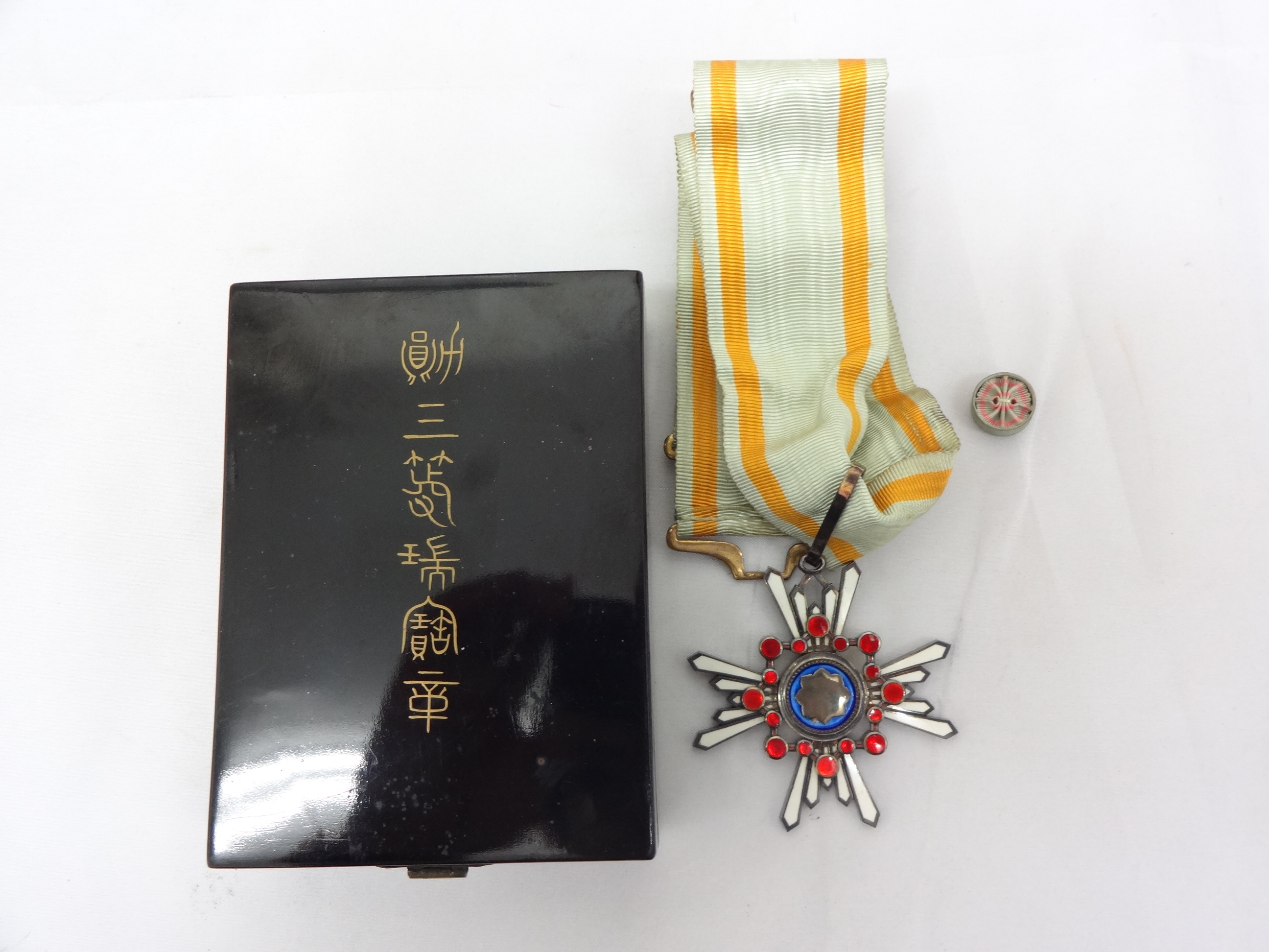 勲三等瑞宝章など勲章のお買取りは名古屋市西区の大吉名西店へ！