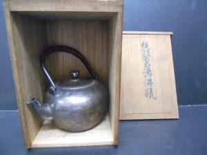 堺泉北の皆様、純銀製茶器の高価買取は大吉アクロスモール泉北店へ
