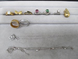 大吉堺東店では色石・ダイヤモンドの買取を強化中！