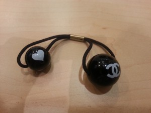 シャネルのヘアゴムの画像です