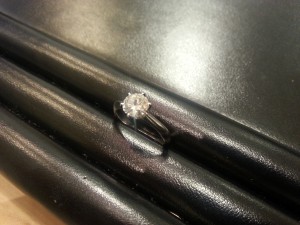 ダイヤリングの画像