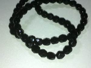 ブラックスピネル　ネックレスの画像です