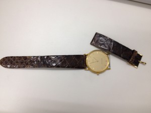 本日買取したベルトの壊れたティファニーの時計です。