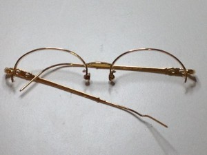 大吉武蔵小金井店で買取りましたK18メガネフレームの画像です