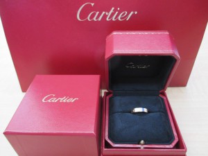 カルティエ ラブリングの写真です。