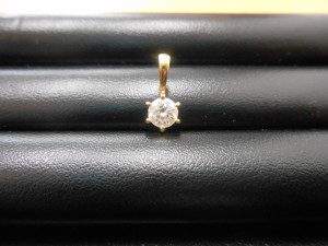 ダイヤ　ペンダントトップ