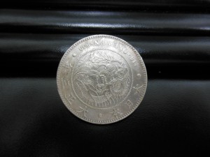 1円銀貨の画像です