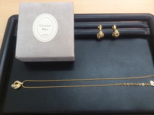 クリスチャン・ディオールのアクセサリーセットの画像です。