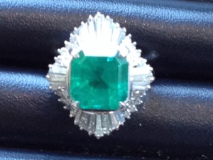 エメラルドリング