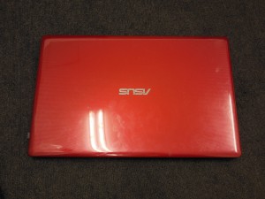 ASUS X550Cの画像です。