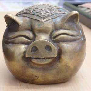 中国の置物の画像です。（銅製品）