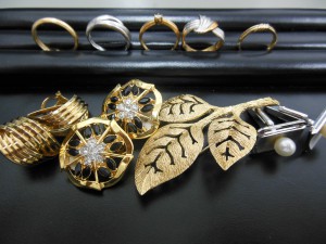リング　イヤリング　ブローチ　の画像です。