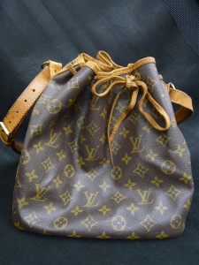 ルイヴィトン プチノエ