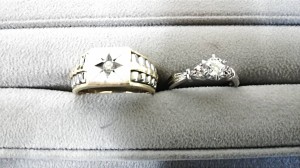 ダイヤ付きのリングです。