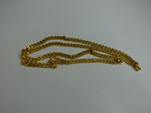 金のネックレス