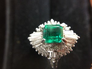エメラルド　0.76ｃｔ