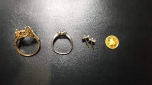 武蔵小金井店で買取りました金、プラチナ、リング、ピアスの画像です