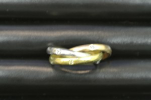 三連リング(ダイヤ付き)は高価買取りDSC_2976