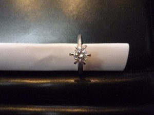 ダイヤリングの画像です