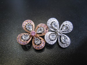 ダイヤブローチ①