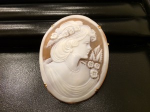 カメオ ブローチ