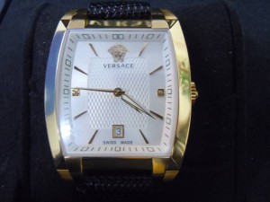 ヴェルサーチ　ゴールデントノー