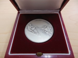 バチカン博物館の銀製メダルの画像です。