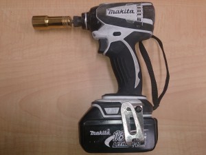 マキタ　インパクトドライバ