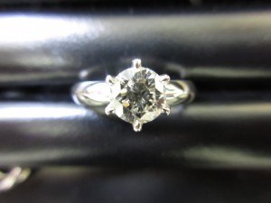 ダイヤリングの画像です。