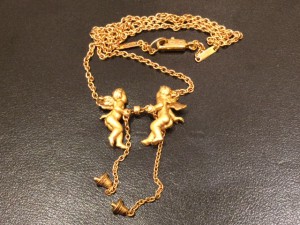 カレライカレラネックレス