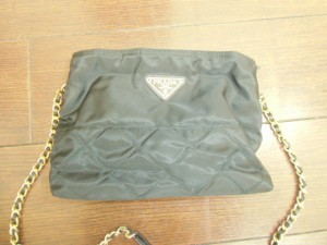 ププラダ チェーンショルダーバック