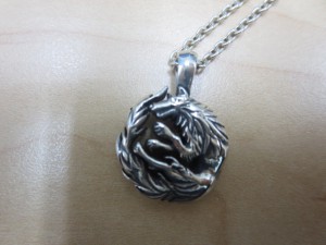 シルバーネックレスの画像です