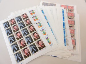 切手シートの映像です。