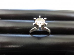 ダイヤ　ルース　草加