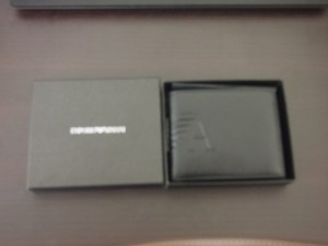 アルマーニ 財布