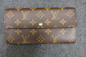 ヴィトンモノグラム ポルトフォイユサラの画像です。