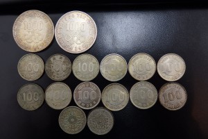 古銭銀貨東京オリンッピックの100円銀貨と1000円銀貨と稲穂と鳳凰の100円銀貨の画像です。