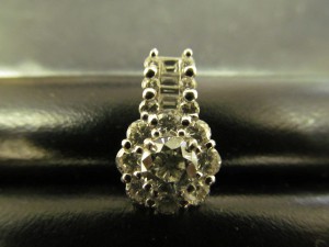 ダイヤチャーム