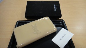 イヴサンローラン財布画像