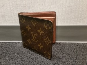 本日買取したヴィトンの財布です。