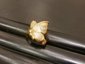 金の指輪を買取しました。