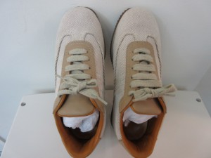 エルメスのシューズの映像です。