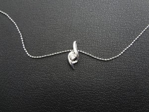 金のネックレス