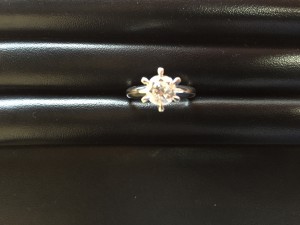 大吉 武蔵小金井 ダイヤ プラチナリングの画像です。