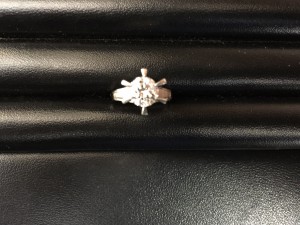 大吉 武蔵小金井店 ダイヤプラチナリングの画像です。