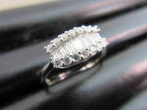 ダイヤリングの画像です。