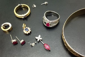 大吉 調布店で買取った貴金属