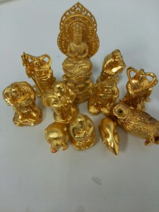 金の置物