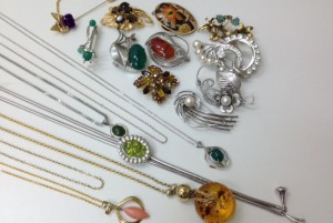 大吉 調布店で買取ったメッキアクセサリー