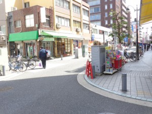 JR鶴見駅東口からの道順④